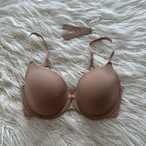 Skims Fits Everybody T-Shirt Bra Clay Size 32DD